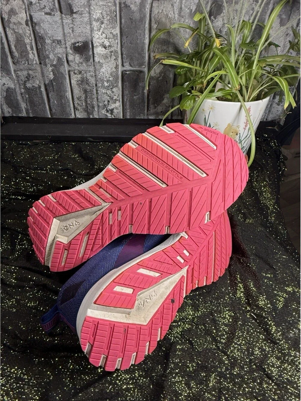 Brooks Revel 4 Blue/Pink Low Top Lace-Up Men's Running Sneaker Rubber Outsole